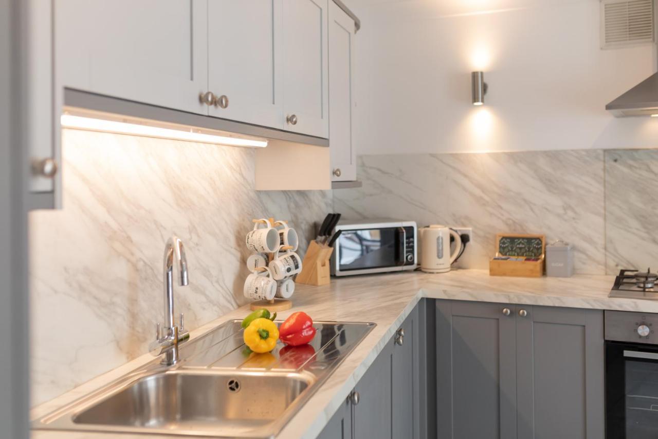 Crescent Mews Apartment Bath Bagian luar foto